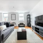 2 Bedrooms Flat In Hyde Park